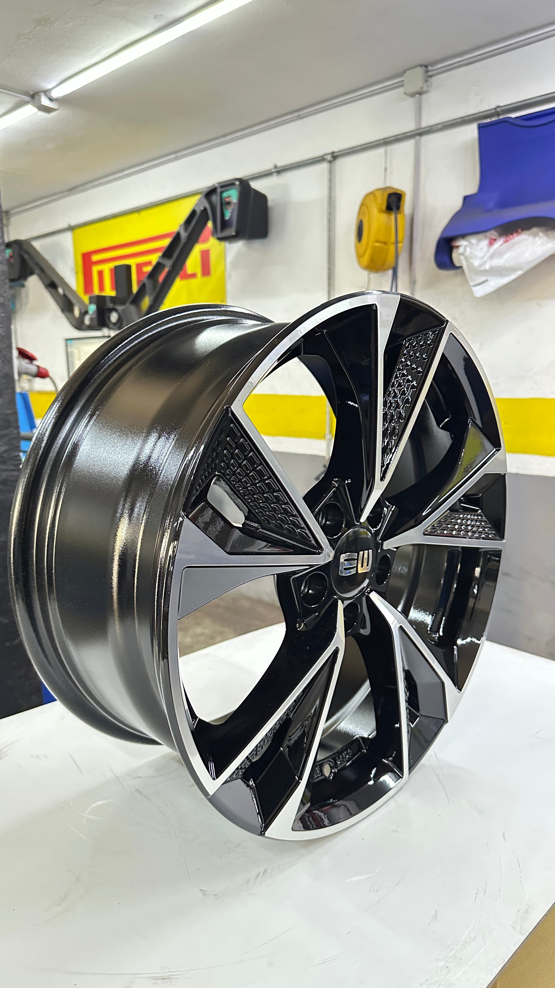 KIT4 Cerchi in Lega EW LUSTER Nuovi da 18 Pollici per CUPRA LEON (NO BREMBO) - ATEC - MONDORUOTESRLS