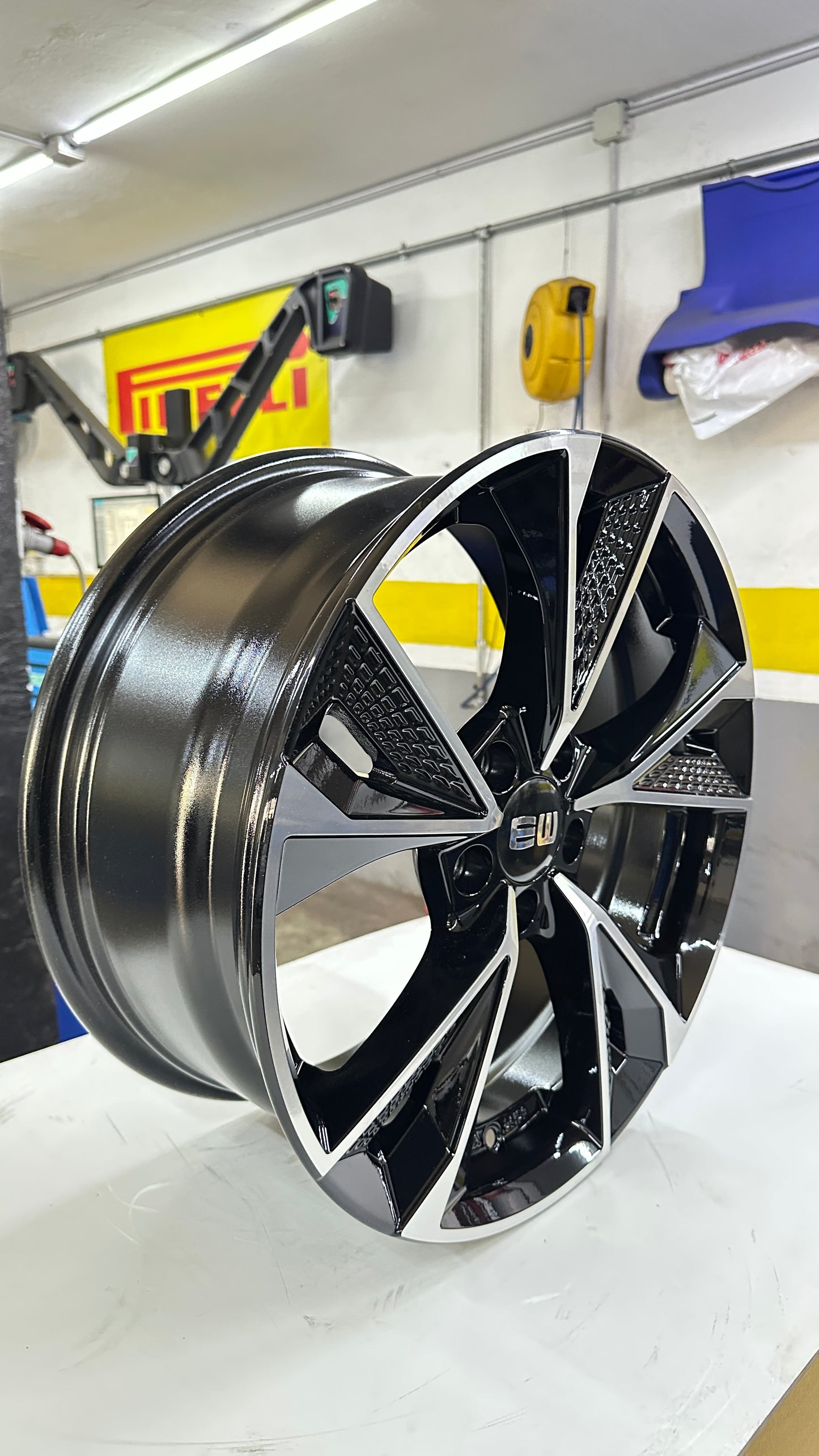 KIT4 Cerchi in Lega EW LUSTER Nuovi da 18 Pollici per CUPRA LEON (NO BREMBO) - ATEC - MONDORUOTESRLS